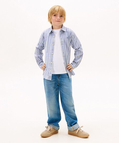 TOMMY HILFIGER（トミーヒルフィガー）の「BOYS フレックスストライプシャツ（シャツ/ブラウス・キッズ・ブルー・160cm/140cm/150cm/130cm）」の3枚目の写真