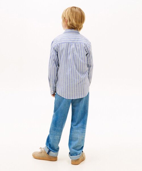 TOMMY HILFIGER（トミーヒルフィガー）の「BOYS フレックスストライプシャツ（シャツ/ブラウス・キッズ・ブルー・160cm/140cm/150cm/130cm）」の4枚目の写真