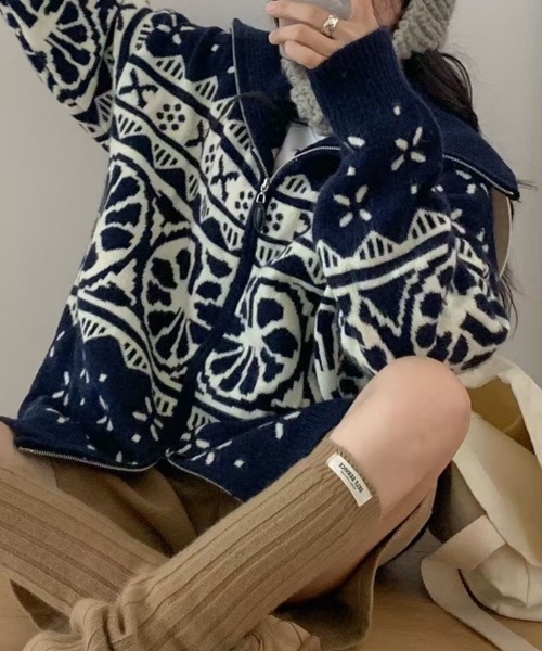 ﾉﾙﾃﾞｨｯｸ柄ｼﾞｯﾌﾟｱｯﾌﾟﾆｯﾄｼﾞｬｹｯﾄ（その他アウター）｜CADBURY