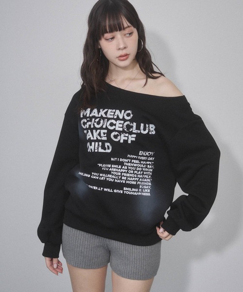 ENVYM（アンビー）の「オフショルプリントスウェットトップス（スウェット・レディース・グレー/ネイビー/ブラック・FREE）」の2枚目の写真