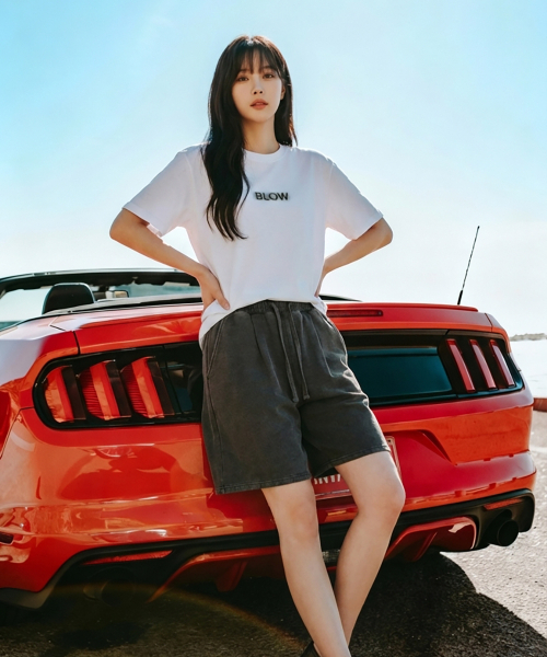 BLOW(ブロウ)の「ピグメントレタリング半袖Tシャツ_ホワイト(Tシャツ/カットソー・メンズ・ホワイト・MEDIUM/XX-LARGE)」の4枚目の写真