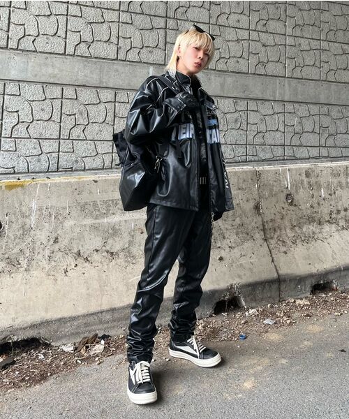 SSRL(シエスタ ロイヤル レーベル)の「Minimal Bucket Sling Bag / Black(メッセンジャーバッグ・レディース・その他・OS)」の13枚目の写真