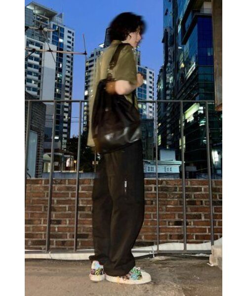 SSRL(シエスタ ロイヤル レーベル)の「Minimal Bucket Sling Bag / Black(メッセンジャーバッグ・レディース・その他・OS)」の17枚目の写真