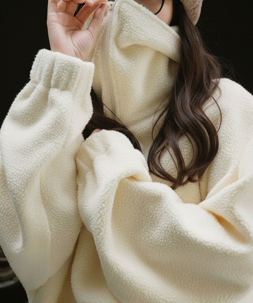 by LEGNA(バイレグナ)の「もこもこボアハーフジッププルオーバー(その他トップス・レディース・アイボリー/ダークグレー・MEDIUM/LARGE/X-LARGE)」の4枚目の写真