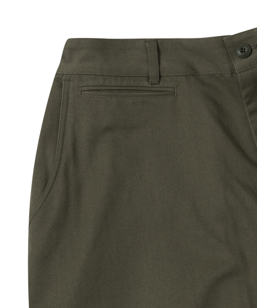 KANEITEI(カネイテイ)の「WIDE CHINO TROUSERS (OLIVE DRAB)(その他パンツ・レディース・その他・MEDIUM/LARGE)」の4枚目の写真