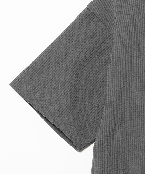 BEAMS(ビームス)の「ストレッチ ワッフル Tシャツ【リラックスフィット】(Tシャツ/カットソー・メンズ・オリーブ/ブラック/チャコールグレー/ホワイト・M/XL/S/L)」の10枚目の写真