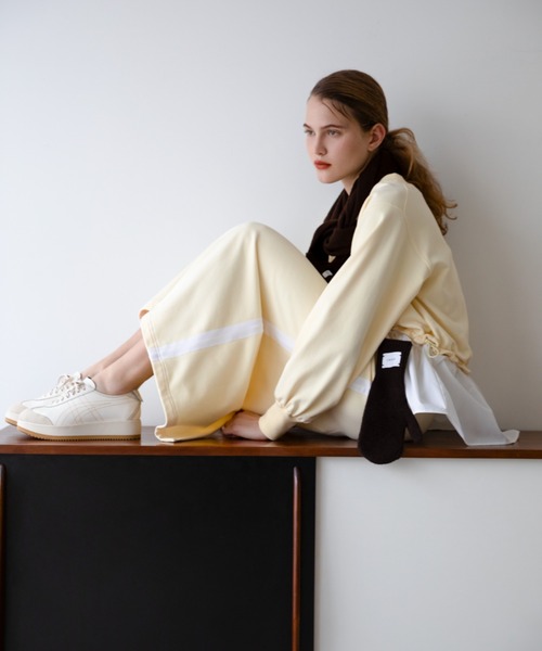 emmi（エミ）の「【NEW YEAR'S SPECIAL ITEM】布帛ドッキング裏毛セットアップ（ワンピース・レディース・イエロー/ネイビー/ホワイト/グレー・0/1）」の5枚目の写真