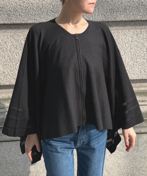 JENNE(ジェンヌ)の「マルチウェイニットケープ(その他トップス・レディース・ブラック/ホワイト・SMALL/MEDIUM/LARGE)」の4枚目の写真