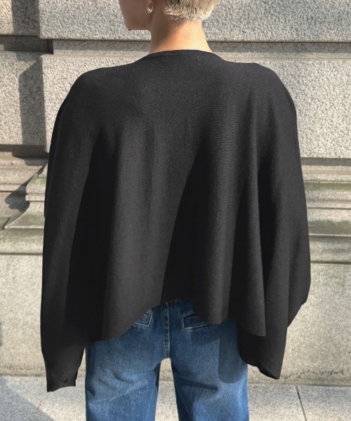 JENNE(ジェンヌ)の「マルチウェイニットケープ(その他トップス・レディース・ブラック/ホワイト・SMALL/MEDIUM/LARGE)」の5枚目の写真
