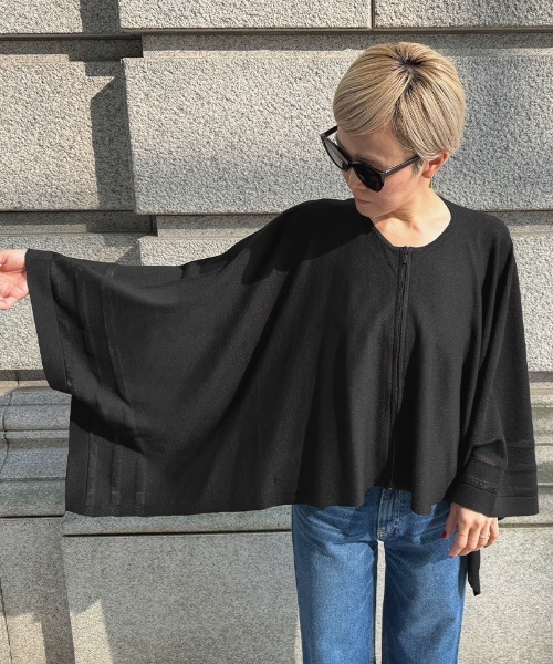 JENNE(ジェンヌ)の「マルチウェイニットケープ(その他トップス・レディース・ブラック/ホワイト・SMALL/MEDIUM/LARGE)」の8枚目の写真