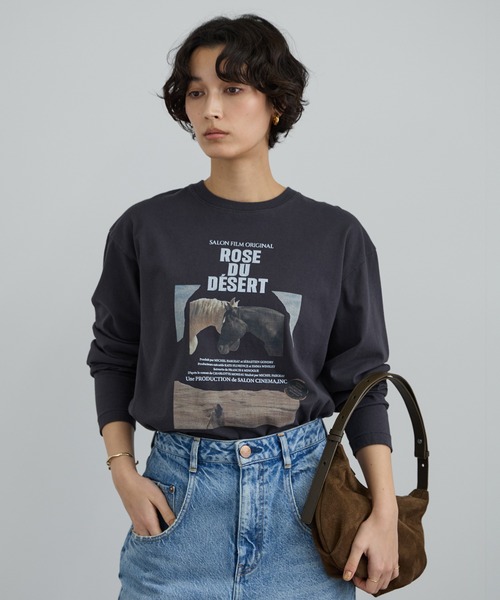 SALON adam et rope'（サロン アダム エ ロペ）の「フィルムポスター プリントロングスリーブTEE（Tシャツ/カットソー・レディース・オフホワイト/チャコールグレー・FREE）」の7枚目の写真