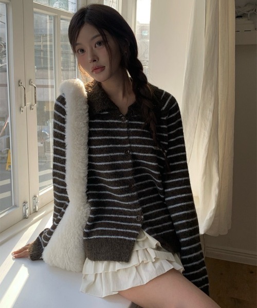 anyonemore（エニワンモア）の「ボーダー柄ペンダント襟付きニットカーディガン（カーディガン/ボレロ・レディース・ブラウン・FREE）」の12枚目の写真