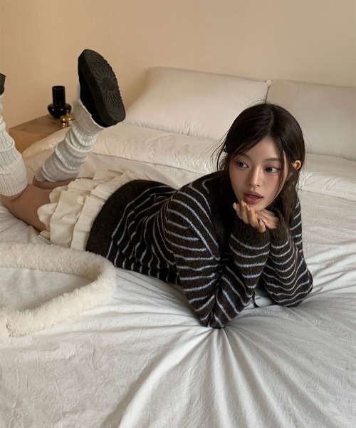 anyonemore（エニワンモア）の「ボーダー柄ペンダント襟付きニットカーディガン（カーディガン/ボレロ・レディース・ブラウン・FREE）」の5枚目の写真