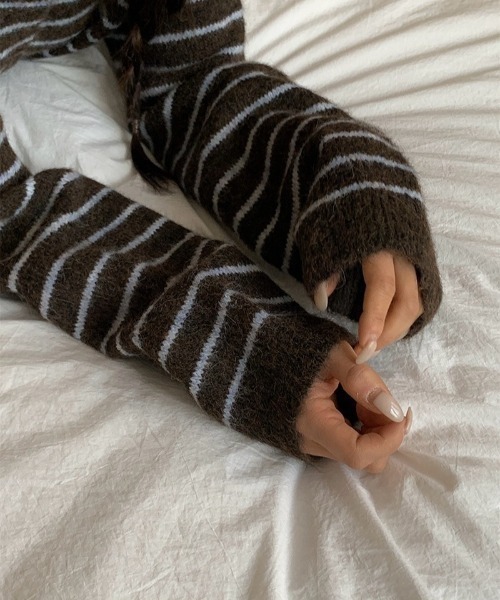 anyonemore（エニワンモア）の「ボーダー柄ペンダント襟付きニットカーディガン（カーディガン/ボレロ・レディース・ブラウン・FREE）」の7枚目の写真