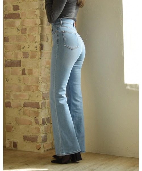CREO STORE（クレオストア）の「【ela.】boots cut denim/ウエストライン×ウエストフィット設計 ブーツカット 美脚見えデニムパンツ（デニムパンツ・レディース・インディゴブルー/サックスブルー・MEDIUM）」の4枚目の写真