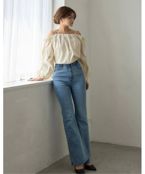 CREO STORE（クレオストア）の「【ela.】boots cut denim/ウエストライン×ウエストフィット設計 ブーツカット 美脚見えデニムパンツ（デニムパンツ・レディース・インディゴブルー/サックスブルー・MEDIUM）」の12枚目の写真