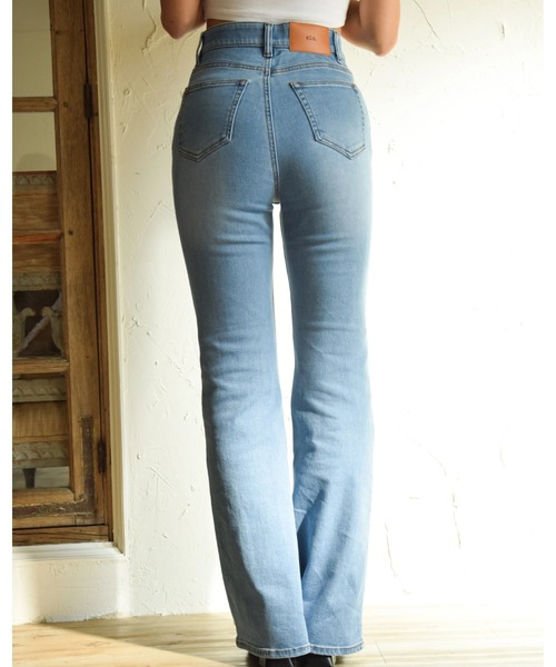 CREO STORE（クレオストア）の「【ela.】boots cut denim/ウエストライン×ウエストフィット設計 ブーツカット 美脚見えデニムパンツ（デニムパンツ・レディース・インディゴブルー/サックスブルー・MEDIUM）」の9枚目の写真