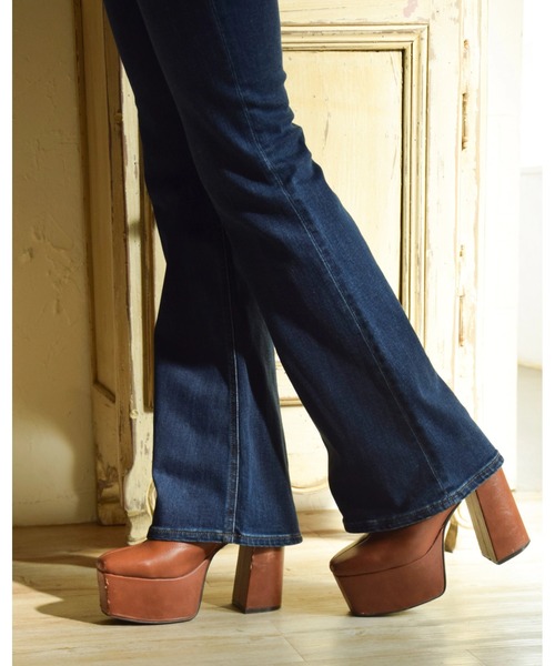 CREO STORE（クレオストア）の「【ela.】boots cut denim/ウエストライン×ウエストフィット設計 ブーツカット 美脚見えデニムパンツ（デニムパンツ・レディース・インディゴブルー/サックスブルー・MEDIUM）」の18枚目の写真