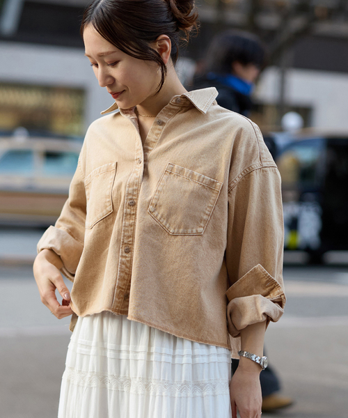 JOURNAL STANDARD(ジャーナルスタンダード)の「ライトオンスデニムクロップドシャツ(シャツ/ブラウス・レディース・ベージュ/ブルー系その他・FREE)」の9枚目の写真