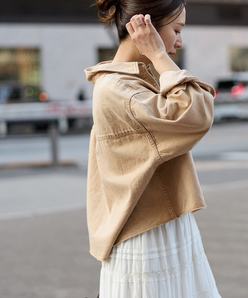 JOURNAL STANDARD(ジャーナルスタンダード)の「ライトオンスデニムクロップドシャツ(シャツ/ブラウス・レディース・ベージュ/ブルー系その他・FREE)」の11枚目の写真