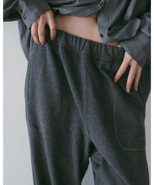 anuke（アンヌーク）の「Stitch Sweat Pants（その他パンツ・レディース・ホワイト/チャコールグレー・36inch/38inch）」の4枚目の写真
