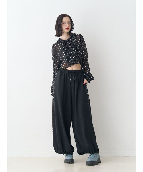 jouetie（ジュエティ）の「バレルレッグルーズスタッズスウェットパンツ【セットアップ対応】（スウェットパンツ・レディース・グレー/ブラック・MEDIUM）」の13枚目の写真