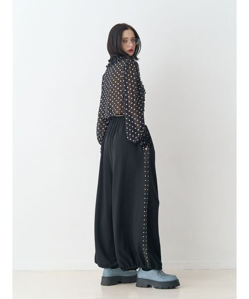 jouetie（ジュエティ）の「バレルレッグルーズスタッズスウェットパンツ【セットアップ対応】（スウェットパンツ・レディース・グレー/ブラック・MEDIUM）」の14枚目の写真