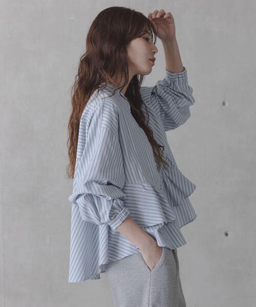 URBAN RESEARCH Sonny Label(アーバンリサーチサニーレーベル)の「『WEB限定』バンドカラーフリルストライプシャツ(シャツ/ブラウス・レディース・ホワイト系その他/ブルー系その他/ブラウン系その他・FREE)」の15枚目の写真