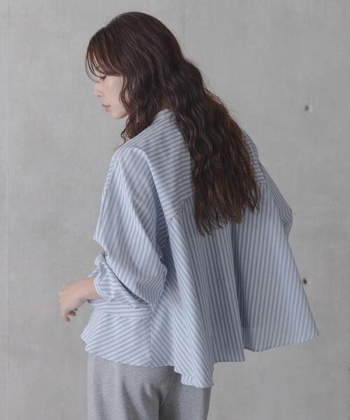 URBAN RESEARCH Sonny Label(アーバンリサーチサニーレーベル)の「『WEB限定』バンドカラーフリルストライプシャツ(シャツ/ブラウス・レディース・ホワイト系その他/ブルー系その他/ブラウン系その他・FREE)」の16枚目の写真