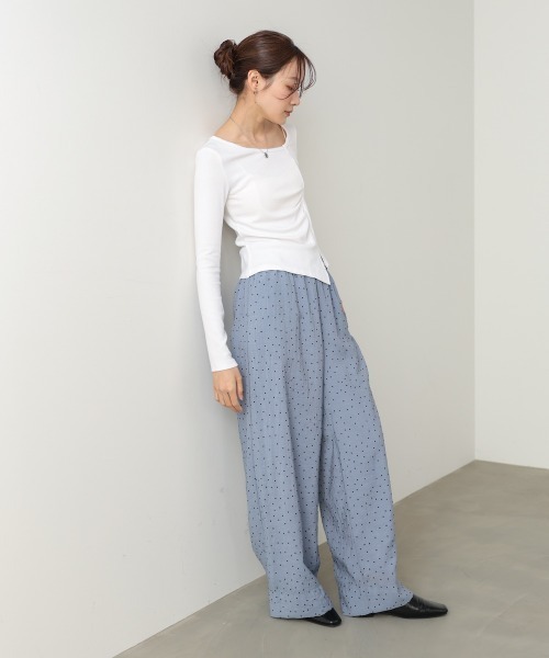 Bab(バブ)の「変形ネックトップス(Tシャツ/カットソー・レディース・ブラック/ブラウン/ホワイト/グレー・FREE)」の9枚目の写真