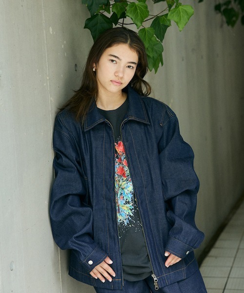 rehacer(レアセル)の「rehacer : Tuck Volume Denim Jacket / タック ボリュームデニム ジャケット(デニムジャケット・レディース・インディゴブルー・MEDIUM)」の4枚目の写真