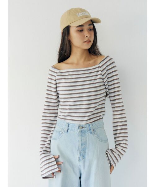 Ungrid（アングリッド）の「【WEB限定】オフショルダーボーダーロングスリーブTee（Tシャツ/カットソー・レディース・ブラウン/レッド/イエロー・FREE）」の5枚目の写真
