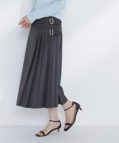 NATURAL BEAUTY BASIC(ナチュラルビューティーベーシック)の「【Oggi.jp掲載】サイドプリーツスカート(スカート・レディース・チャコールグレー/ベージュ・MEDIUM/SMALL)」の4枚目の写真