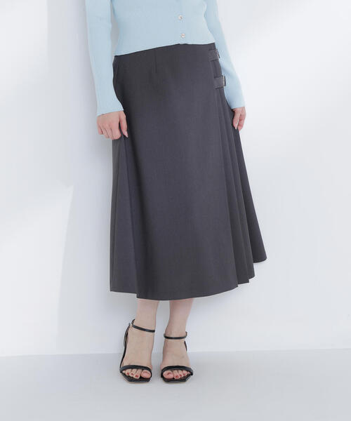 NATURAL BEAUTY BASIC(ナチュラルビューティーベーシック)の「【Oggi.jp掲載】サイドプリーツスカート(スカート・レディース・チャコールグレー/ベージュ・MEDIUM/SMALL)」の9枚目の写真