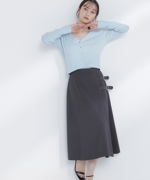 NATURAL BEAUTY BASIC(ナチュラルビューティーベーシック)の「【Oggi.jp掲載】サイドプリーツスカート(スカート・レディース・チャコールグレー/ベージュ・MEDIUM/SMALL)」の2枚目の写真