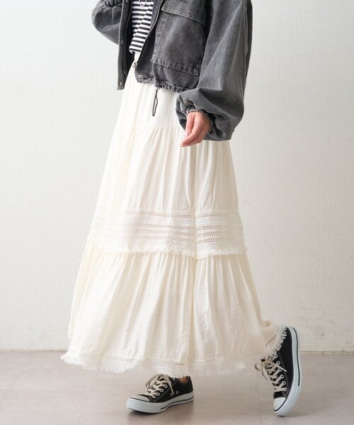 Remind me and forever(リマインドミーアンドフォーエバー)の「ティアードスカート(スカート・レディース・オフホワイト/ブラック/ナチュラル・FREE)」の3枚目の写真