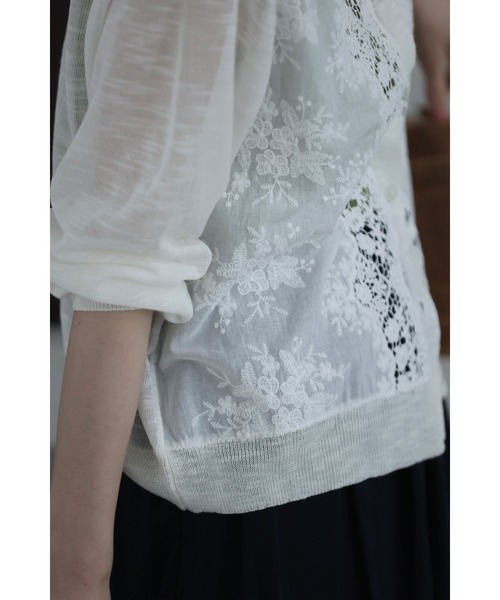 cawaii(カワイイ)の「雅なレースが流れる刺繍シアーカーディガン(カーディガン/ボレロ・レディース・ホワイト・FREE)」の2枚目の写真