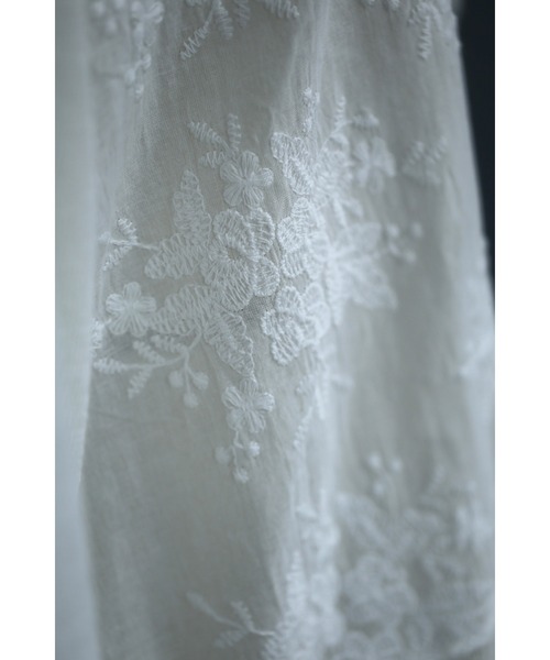 cawaii(カワイイ)の「雅なレースが流れる刺繍シアーカーディガン(カーディガン/ボレロ・レディース・ホワイト・FREE)」の16枚目の写真