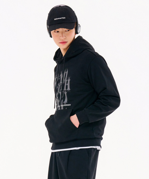 CHASECULT（チェイスカルト）の「共用グラフィックフードパーカー-FARU5119B03（パーカー・メンズ・ブラック・90/100/110/95/105）」の2枚目の写真
