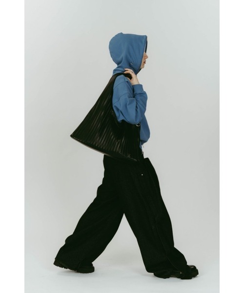 Knuth Marf（クヌースマーフ）の「leather pleats bag（トートバッグ・レディース・シルバー/ブラック・ONE SIZE）」の11枚目の写真