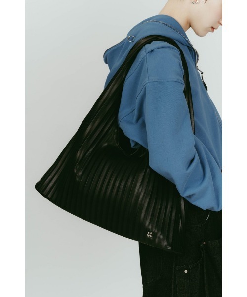 Knuth Marf（クヌースマーフ）の「leather pleats bag（トートバッグ・レディース・シルバー/ブラック・ONE SIZE）」の14枚目の写真