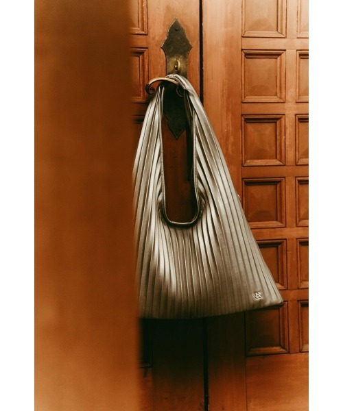 leather pleats bag（トートバッグ）｜Knuth Marf（クヌースマーフ）の