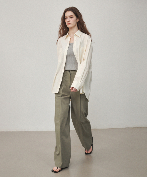 OSTKAKA（オストカーカ）の「ワンタックワイドチノパンツカーキ（その他パンツ・レディース・その他・SMALL/MEDIUM/LARGE）」の2枚目の写真
