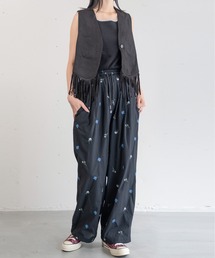 hwyl（ヒュイル）の「刺繍ワイドパンツ（その他パンツ）」