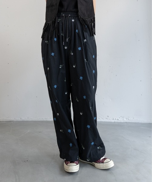 hwyl(ヒュイル)の「刺繍ワイドパンツ(その他パンツ・レディース・オフホワイト/ブラック・FREE)」の12枚目の写真