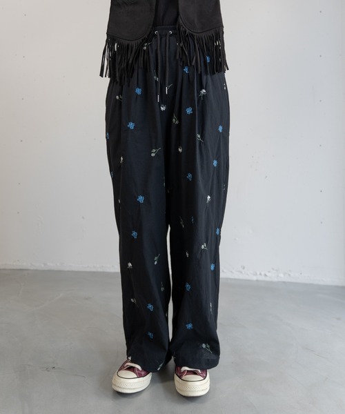 hwyl(ヒュイル)の「刺繍ワイドパンツ(その他パンツ・レディース・オフホワイト/ブラック・FREE)」の13枚目の写真