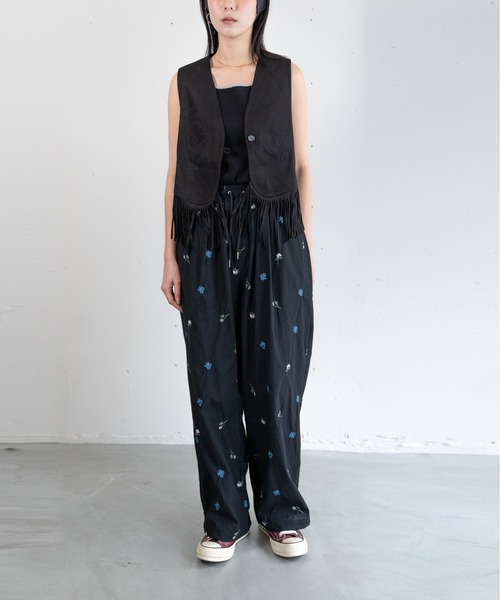 hwyl(ヒュイル)の「刺繍ワイドパンツ(その他パンツ・レディース・オフホワイト/ブラック・FREE)」の14枚目の写真