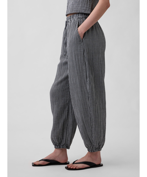 GAP(ギャップ)の「コットンガーゼ バレルジョガーパンツ(その他パンツ・レディース・ブラック/ピンク/ブルー・S/M/L/XS/XXS)」の11枚目の写真