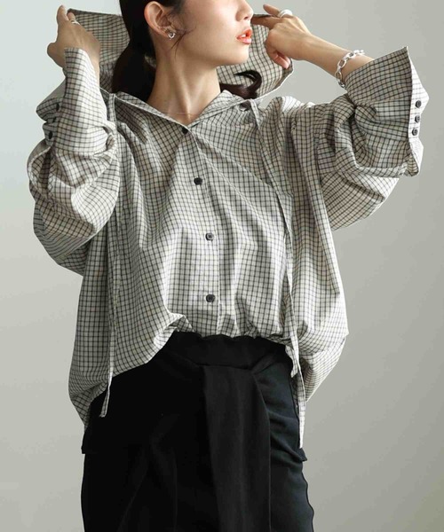 Sawa a la mode(サワアラモード)の「チェック柄フーディーオーバーシャツ(シャツ/ブラウス・レディース・アイボリー/ブラック・FREE)」の2枚目の写真