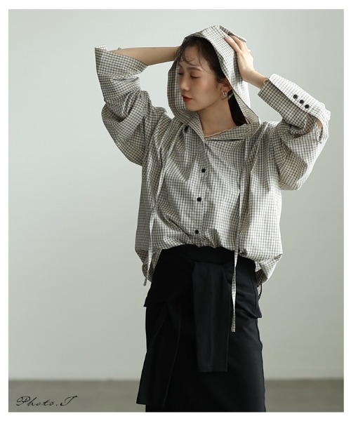 Sawa a la mode(サワアラモード)の「チェック柄フーディーオーバーシャツ(シャツ/ブラウス・レディース・アイボリー/ブラック・FREE)」の9枚目の写真